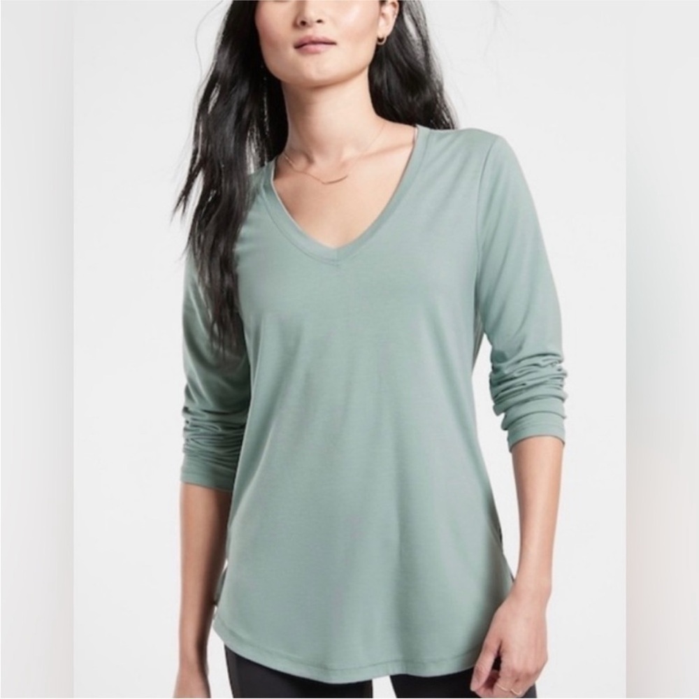 Athleta Essential V Neck Long Sleeve Top Seafoam Green - Picture 1 of 6